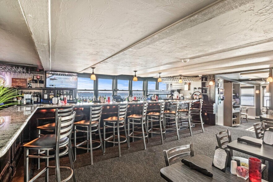 More Photos Of 539 Commercial St, Provincetown Storefront Retail Residential For Sale