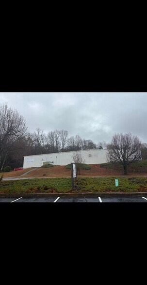 Primary Photo Of 142 Grace Dr, Easley Light Distribution For Lease