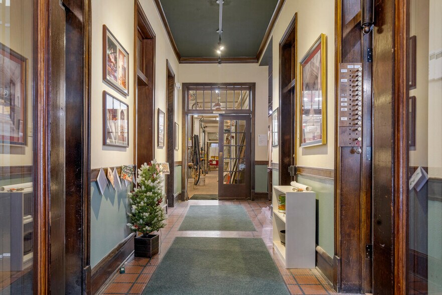 More Photos Of 112 W Hill St, Champaign Multifamily For Sale