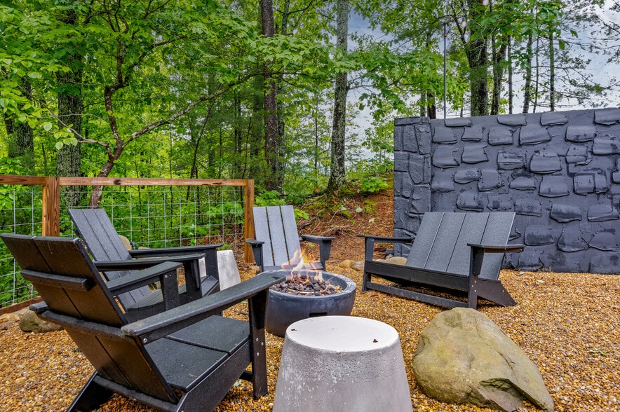 More Photos Of 4155 Dollys Dr, Sevierville Specialty For Sale
