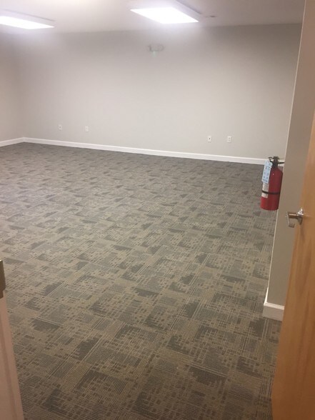 More Photos Of 955 W Wade Hampton Blvd, Greer Office For Lease