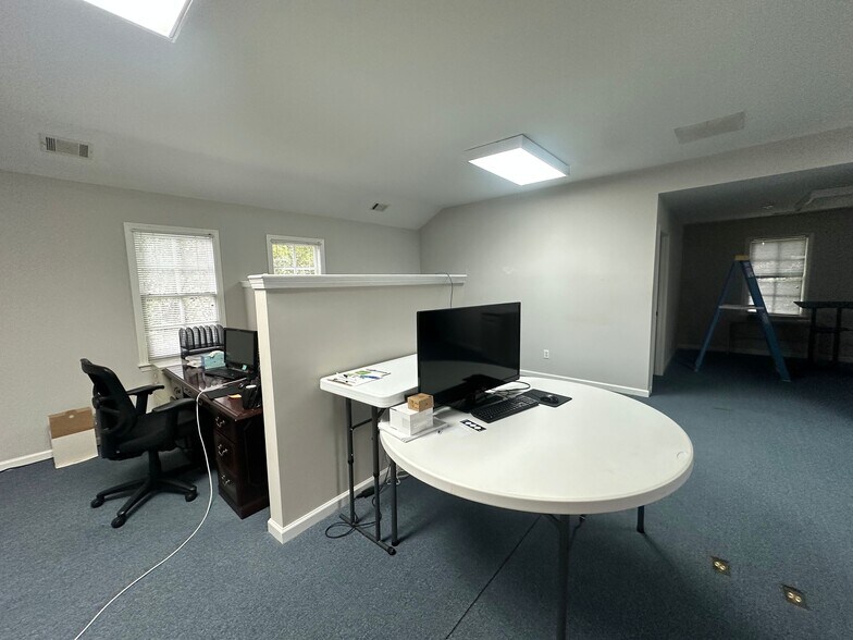 More Photos Of 5920 Odell St, Cumming Office For Sale