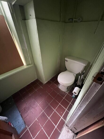 More Photos Of 297 E Tenth St, New York Apartments For Lease