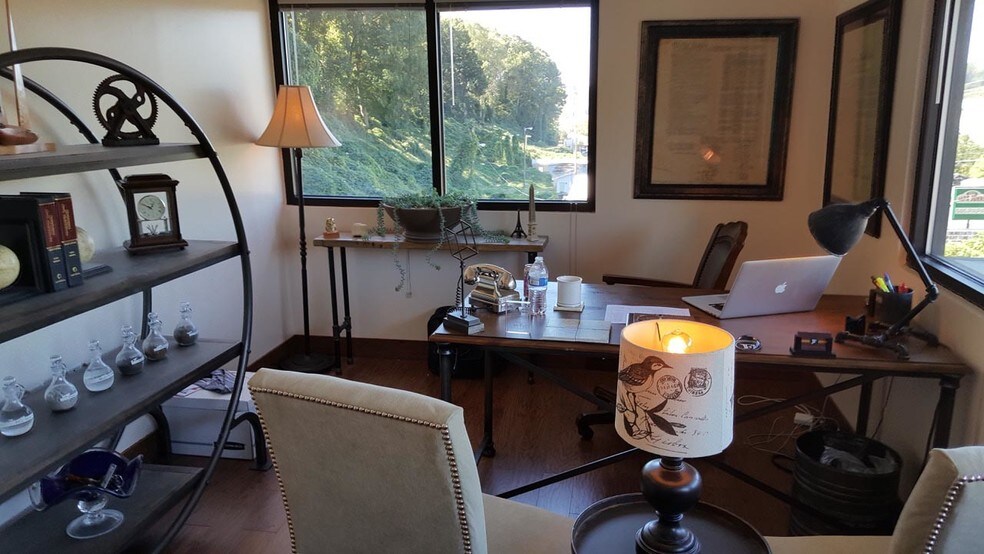 More Photos Of 6515 Clinton Hwy, Knoxville Office For Lease