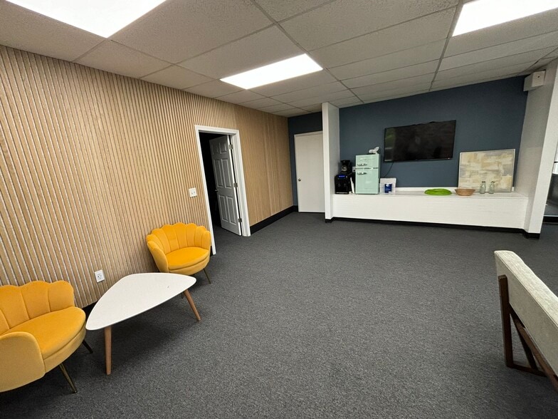 More Photos Of 120 Amaral St, East Providence Office For Lease