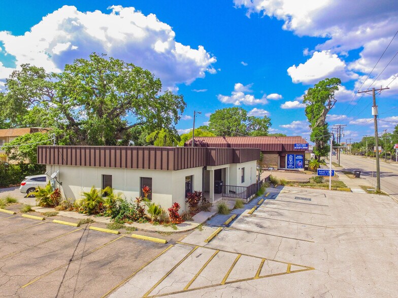 More Photos Of 4910 N Armenia Ave, Tampa Drugstore For Lease