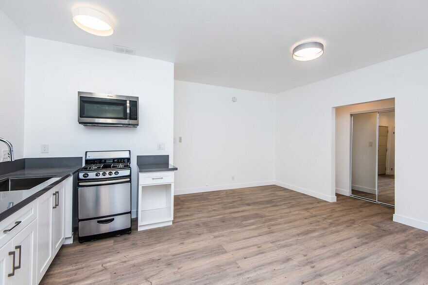 More Photos Of 1439 N Curson Ave, Los Angeles Apartments For Sale