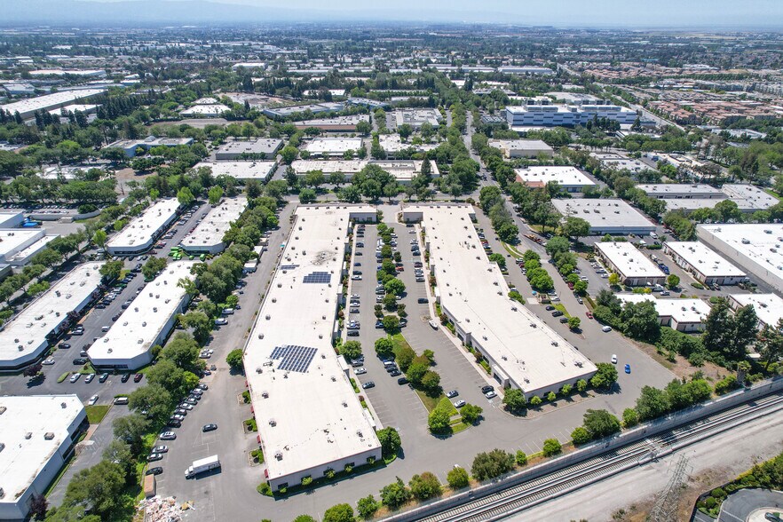 More Photos Of 2526 Qume Dr, San Jose Light Distribution For Sale