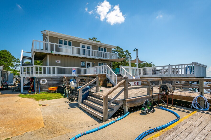 More Photos Of 738 E Main St, Belhaven Hotel For Sale