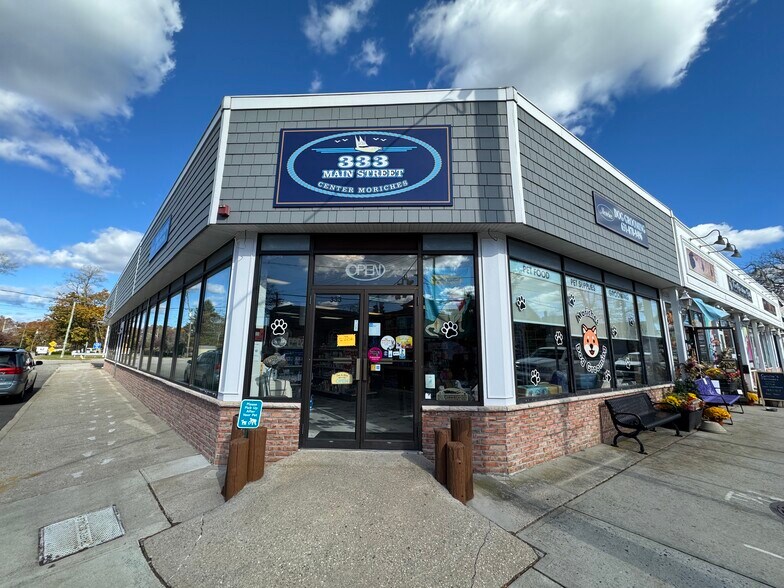 Primary Photo Of 333 Main St, Center Moriches Storefront For Lease