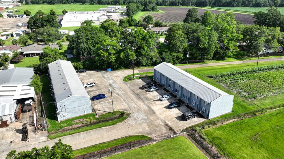 More Photos Of 1500 Norman Bauer Dr, Franklin Multifamily For Sale