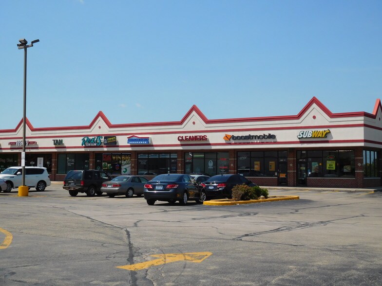 More Photos Of 506-522 W Mondamin St, Minooka General Retail For Lease