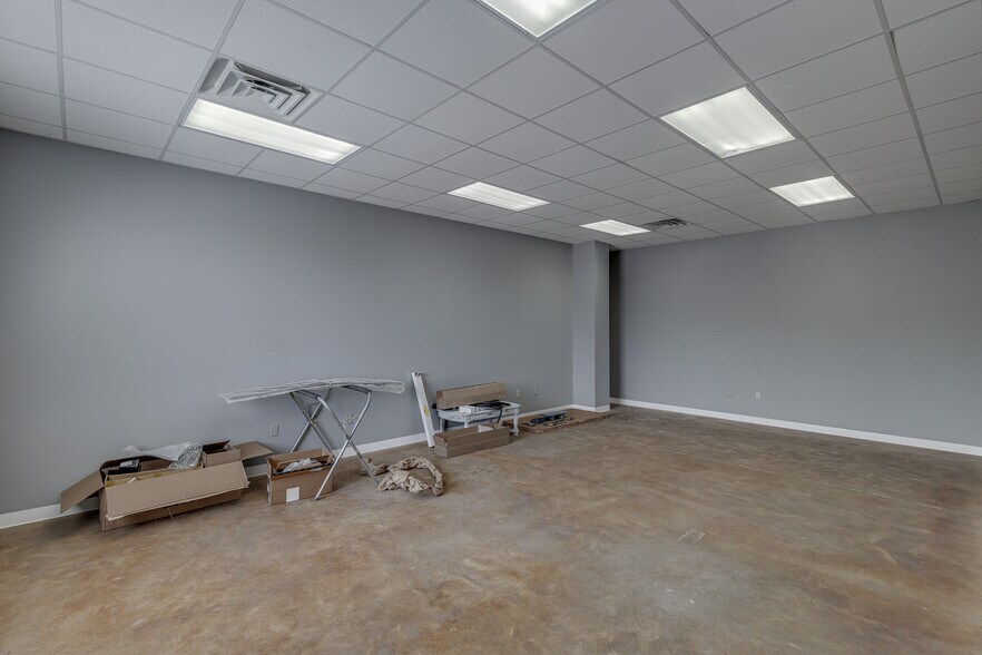 More Photos Of 169 Sterling Ave, West Monroe Flex For Sale