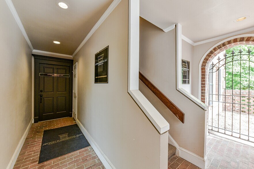 More Photos Of 216 N Mcdowell St, Charlotte Office For Sale