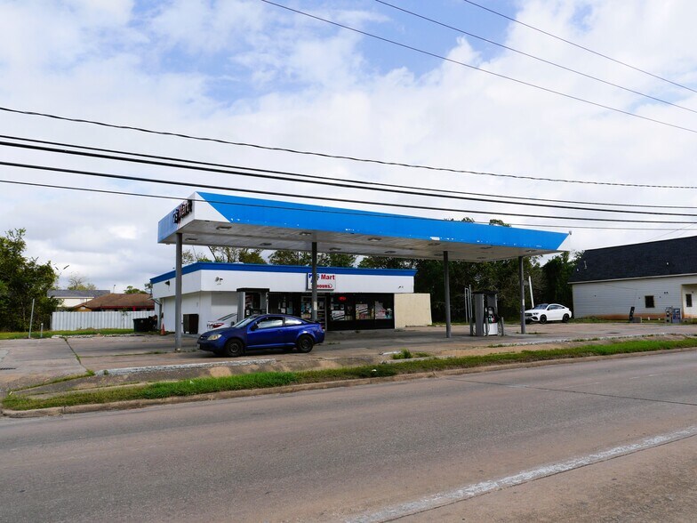 More Photos Of 8435 Tidwell Rd, Houston Service Station For Sale