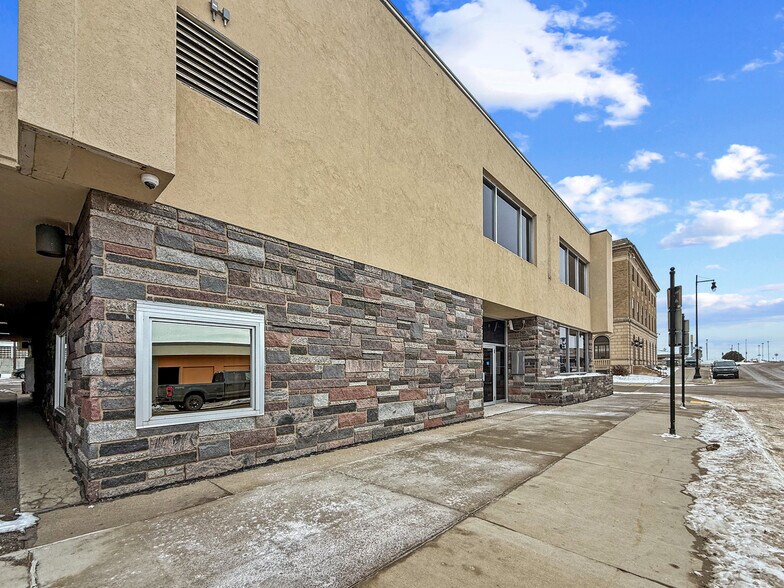 More Photos Of 17 1st Ave SW, Minot Bank For Sale