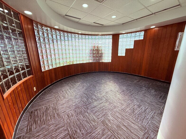 More Photos Of 3189 Mill St, Reno Office For Sale