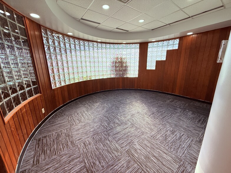 More Photos Of 3189 Mill St, Reno Office For Sale