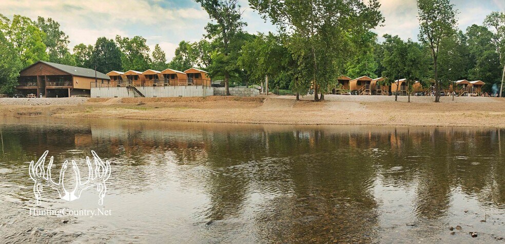 Primary Photo Of 16392 Tom Akers Rd, Eminence Hotel For Sale