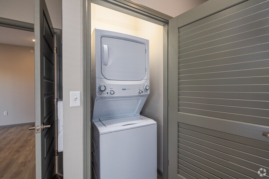 More Photos Of 106 E Greenbriar Dr, Nixa Apartments For Sale