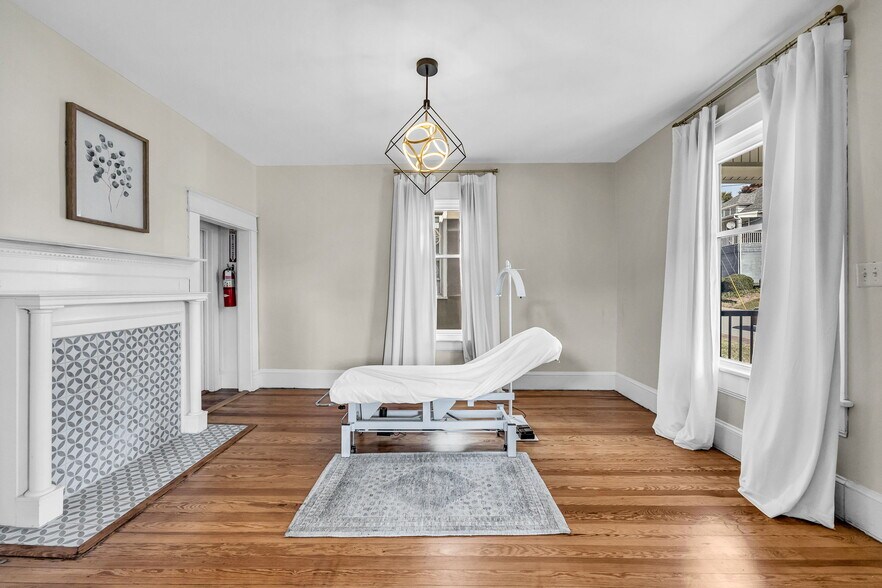 More Photos Of 126 S Spruce St, Winston-Salem Office Residential For Sale