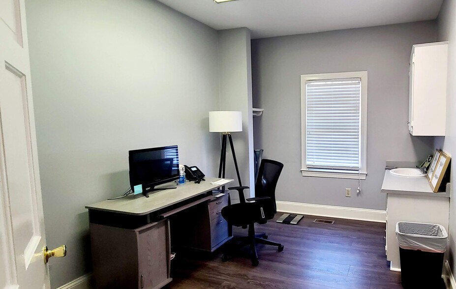 More Photos Of 1903 Wrightsboro Rd, Augusta Medical For Lease