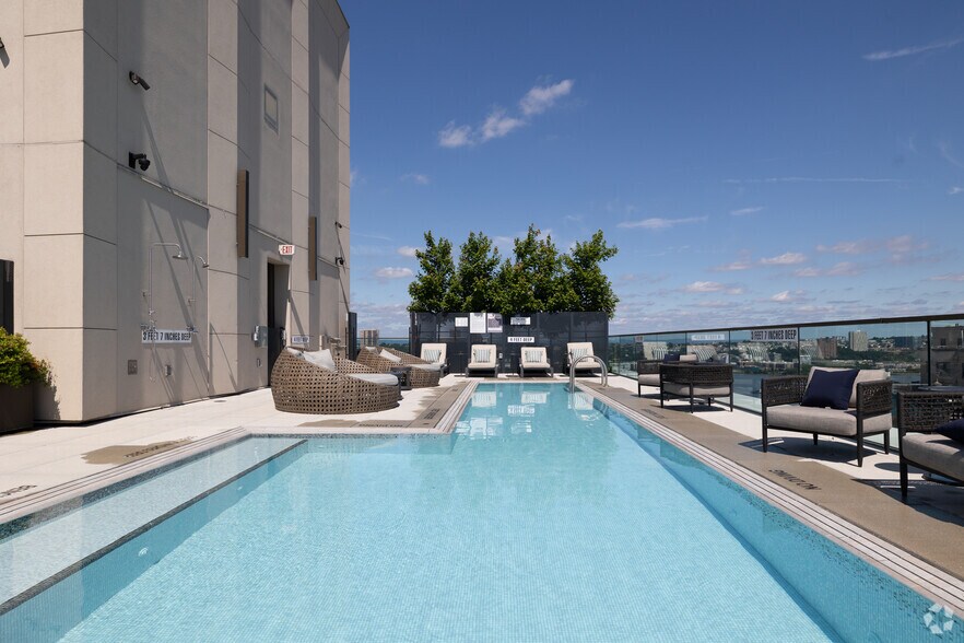 More Photos Of 2461 Broadway, New York Apartments For Lease