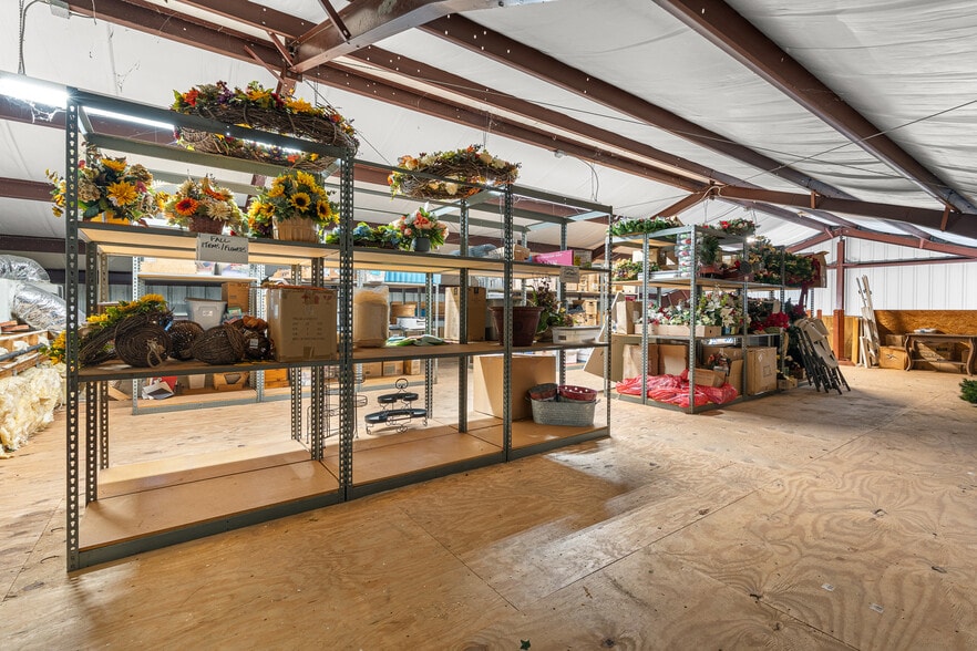 More Photos Of 1072 SE Lakeview Dr, Sebring Warehouse For Sale