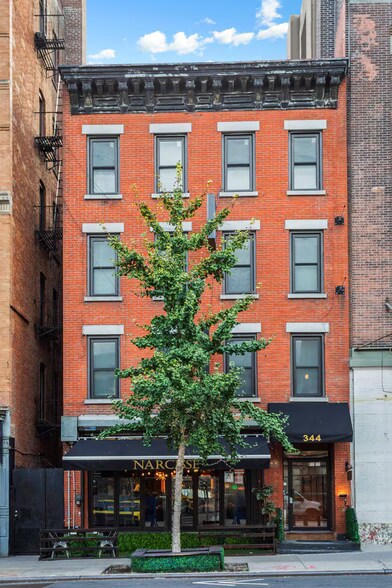 More Photos Of 344 E 59th St, New York Storefront Retail Office For Lease