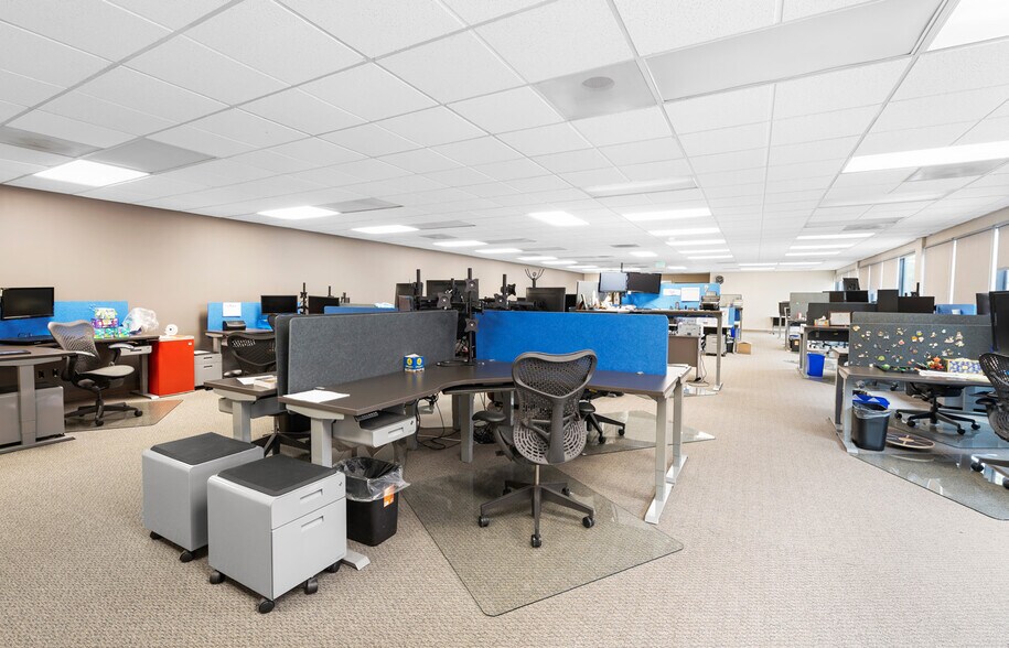 More Photos Of 25260 SW Parkway Ave, Wilsonville Office For Lease