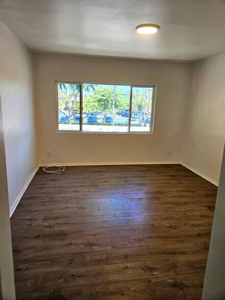 More Photos Of 4531 Van Nuys Blvd, Sherman Oaks Storefront Retail Residential For Sale