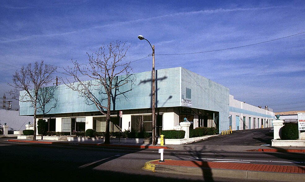 More Photos Of 15144-15204 Downey Ave, Paramount Flex For Lease