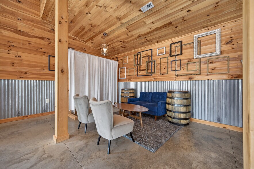 More Photos Of 639 Wagon Wheel Rd, Elk Creek Lodge Meeting Hall For Sale