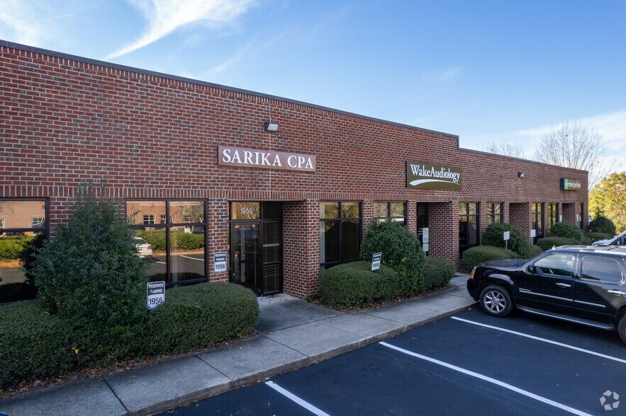 More Photos Of 1950-1988 S Main St, Wake Forest Freestanding For Lease