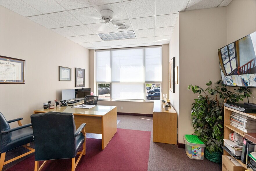 More Photos Of 1190 Hylan Blvd, Staten Island Office For Sale