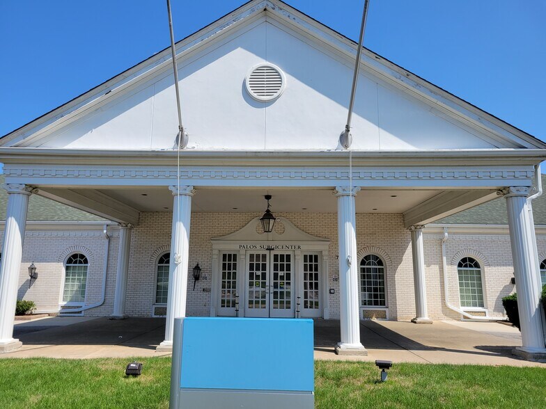 More Photos Of 7340 W College Dr, Palos Heights Medical For Lease