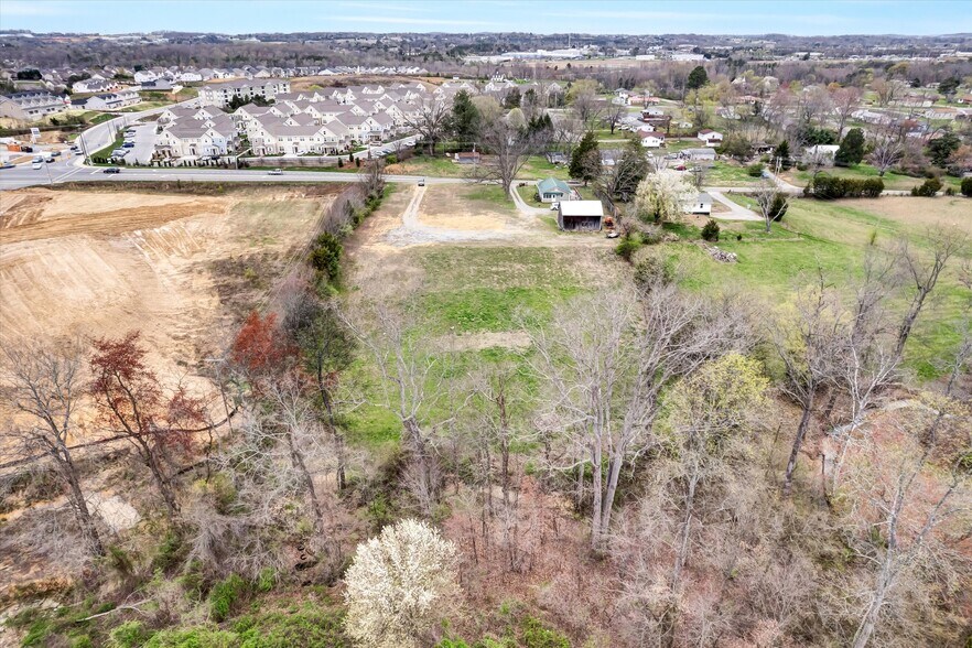 More Photos Of 2036 Morganton Rd, Maryville Freestanding For Sale