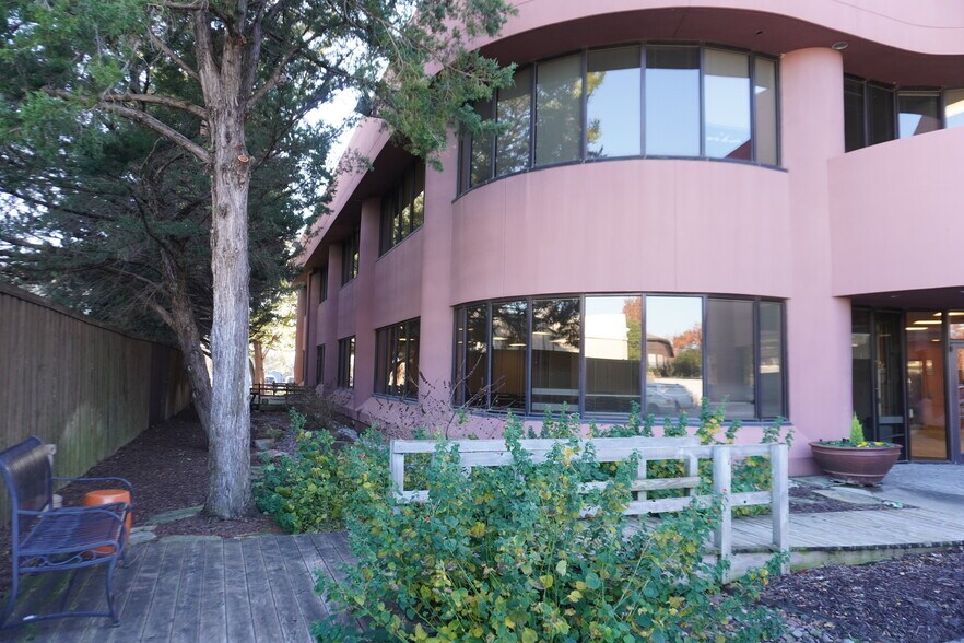 More Photos Of 6001 Summerside Dr, Dallas Office For Sale