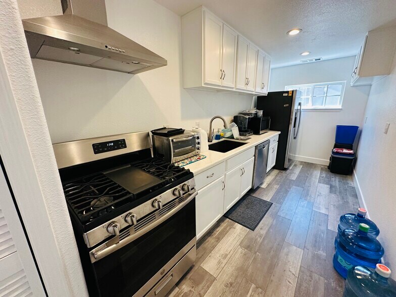 More Photos Of 3076 Union Ave, San Jose Office Residential For Sale