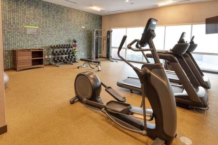 More Photos Of 1002 63rd St, Galveston Hotel For Sale