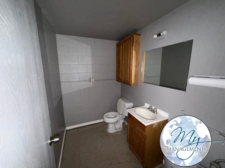 More Photos Of 434 6th Ave W, Twin Falls Flex For Lease