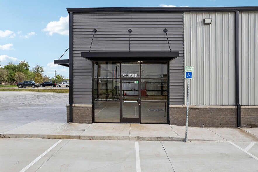 More Photos Of 2232 S Missouri Ave, Oklahoma City Warehouse For Sale