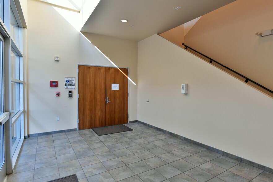 More Photos Of 19210 S Vermont Ave, Gardena Loft Creative Space For Sale