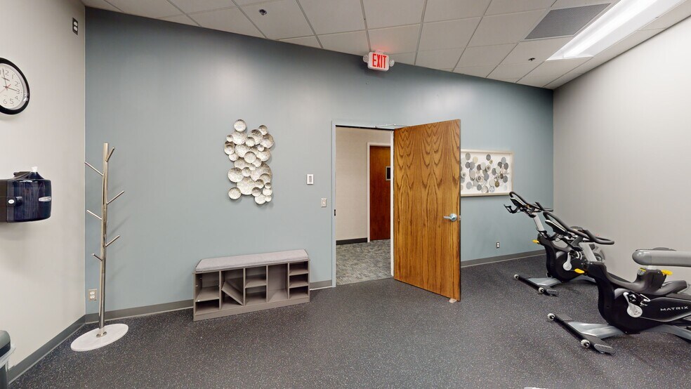 More Photos Of 1450 Energy Park Dr, Saint Paul Office For Lease