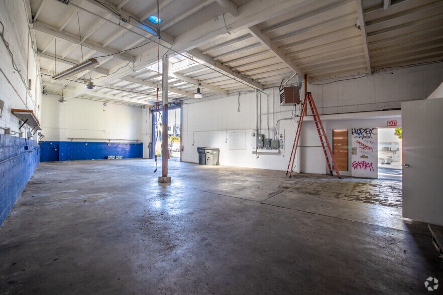 More Photos Of 2020 Brush St, Oakland Warehouse For Lease