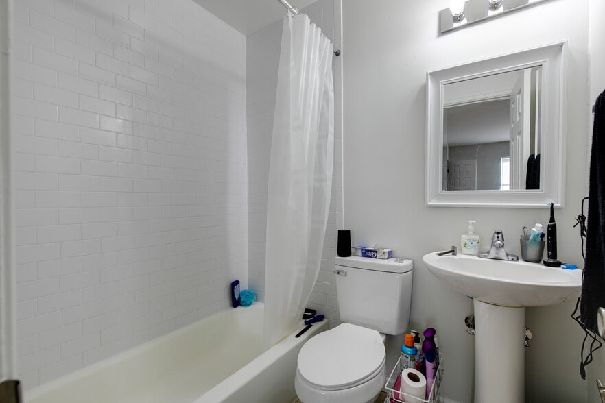 More Photos Of 2000 Lamb Ave, Richmond Apartments For Sale