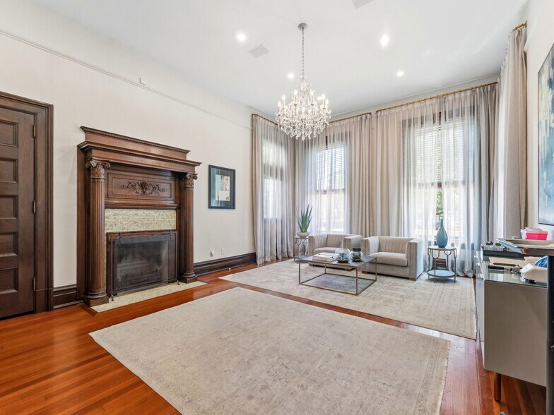 More Photos Of 341 S Plant Ave, Tampa Office Residential For Lease