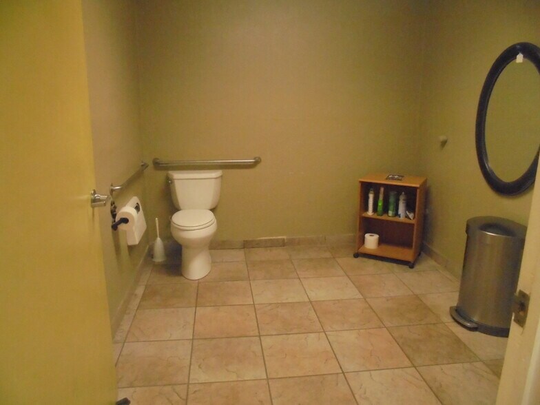 More Photos Of 132 E Hobsonway, Blythe Office For Sale