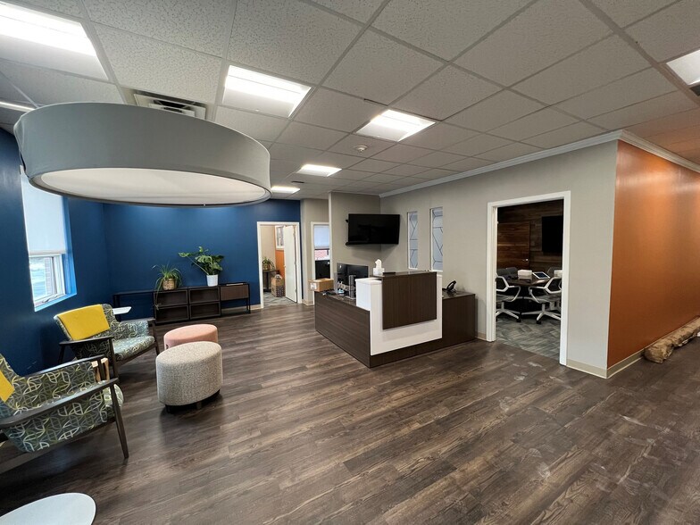 More Photos Of 100 Jefferson Blvd, Warwick Office For Lease