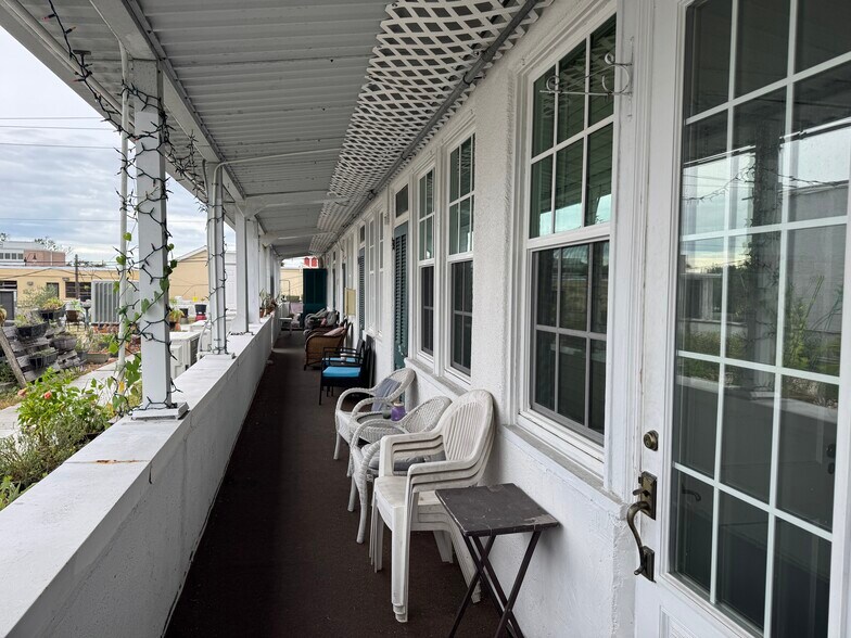 More Photos Of 229 W Venice Ave, Venice General Retail For Sale